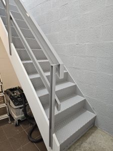 PEINTURE ESCALIER METAL